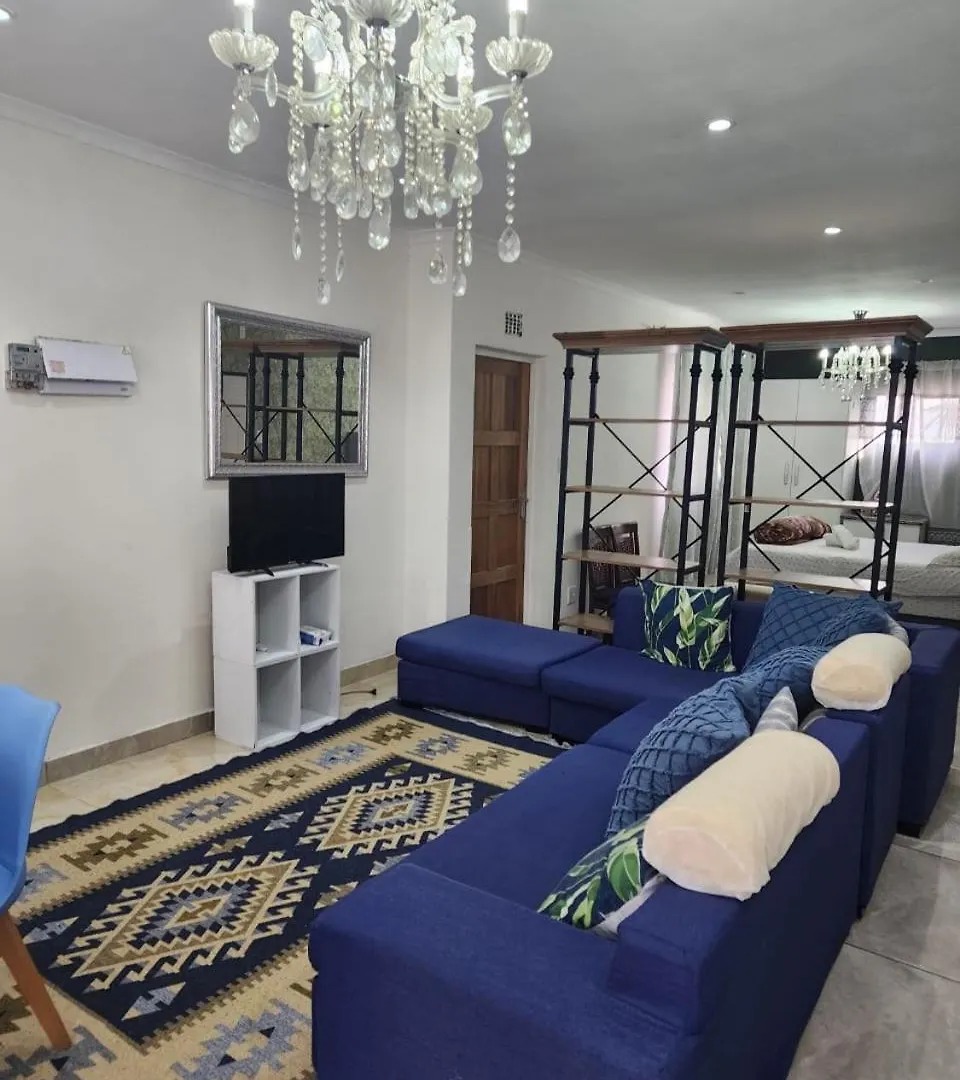 Tia Maria Bachelor Apartment Cape Town