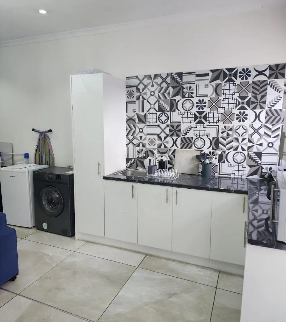 Tia Maria Bachelor Apartment Cape Town 0*,  South Africa